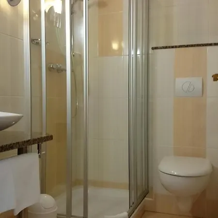 Gruener Baum 3*