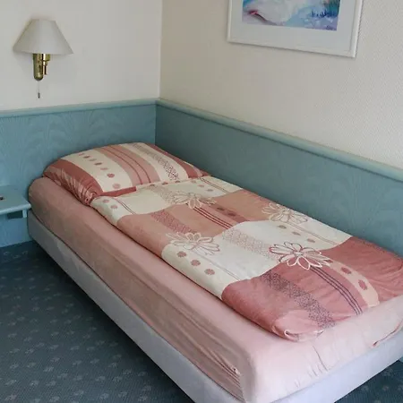Gruener Baum 3*