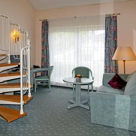 Gruener Baum 3*